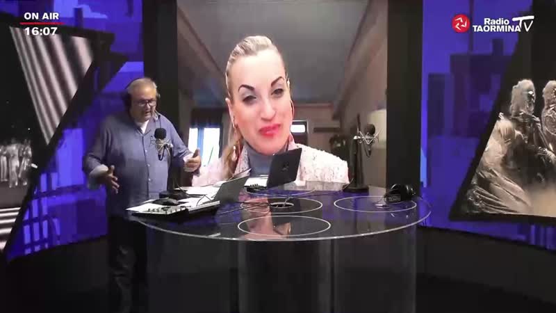 INTERVISTA Lady Roberta Kent a Radio Taormina racconta il suo mondo tra burlesque e performance