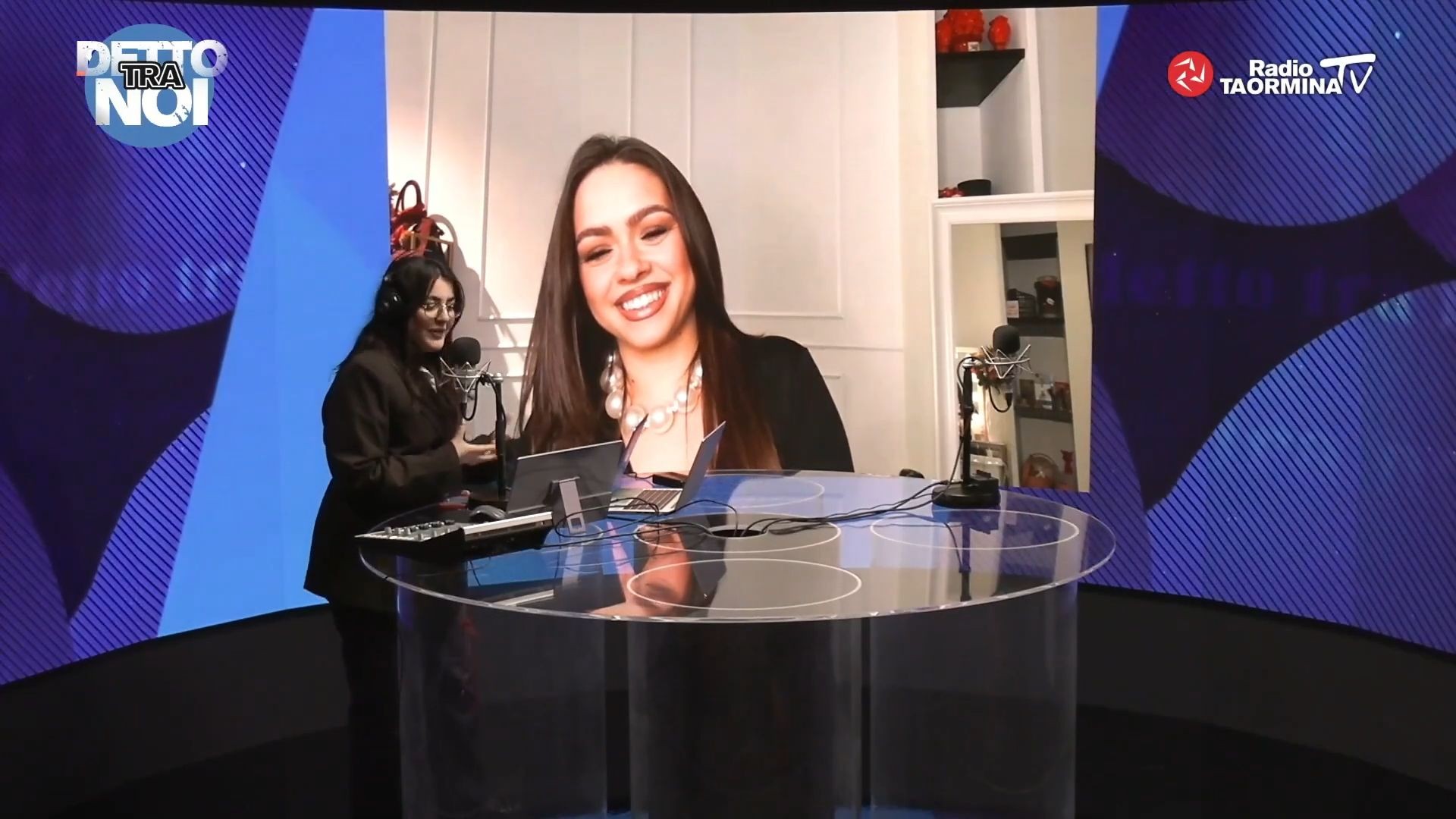 INTERVISTA Possiamo fare a meno di truccarci? La risposta della make-up artist messinese Lilly Rizzari a Radio TaorminaTv